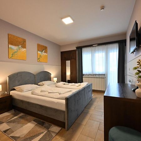 Hotel Lane 셰니차 외부 사진