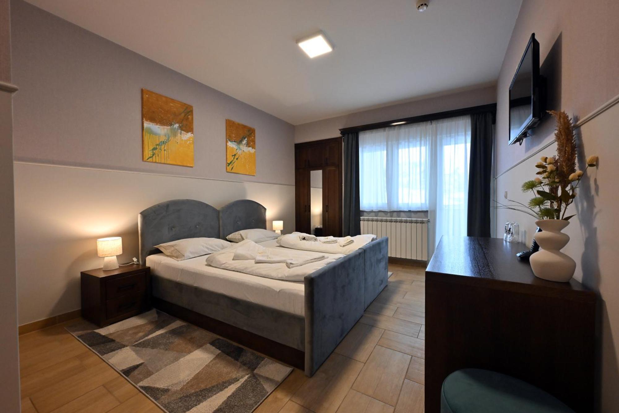 Hotel Lane 셰니차 외부 사진