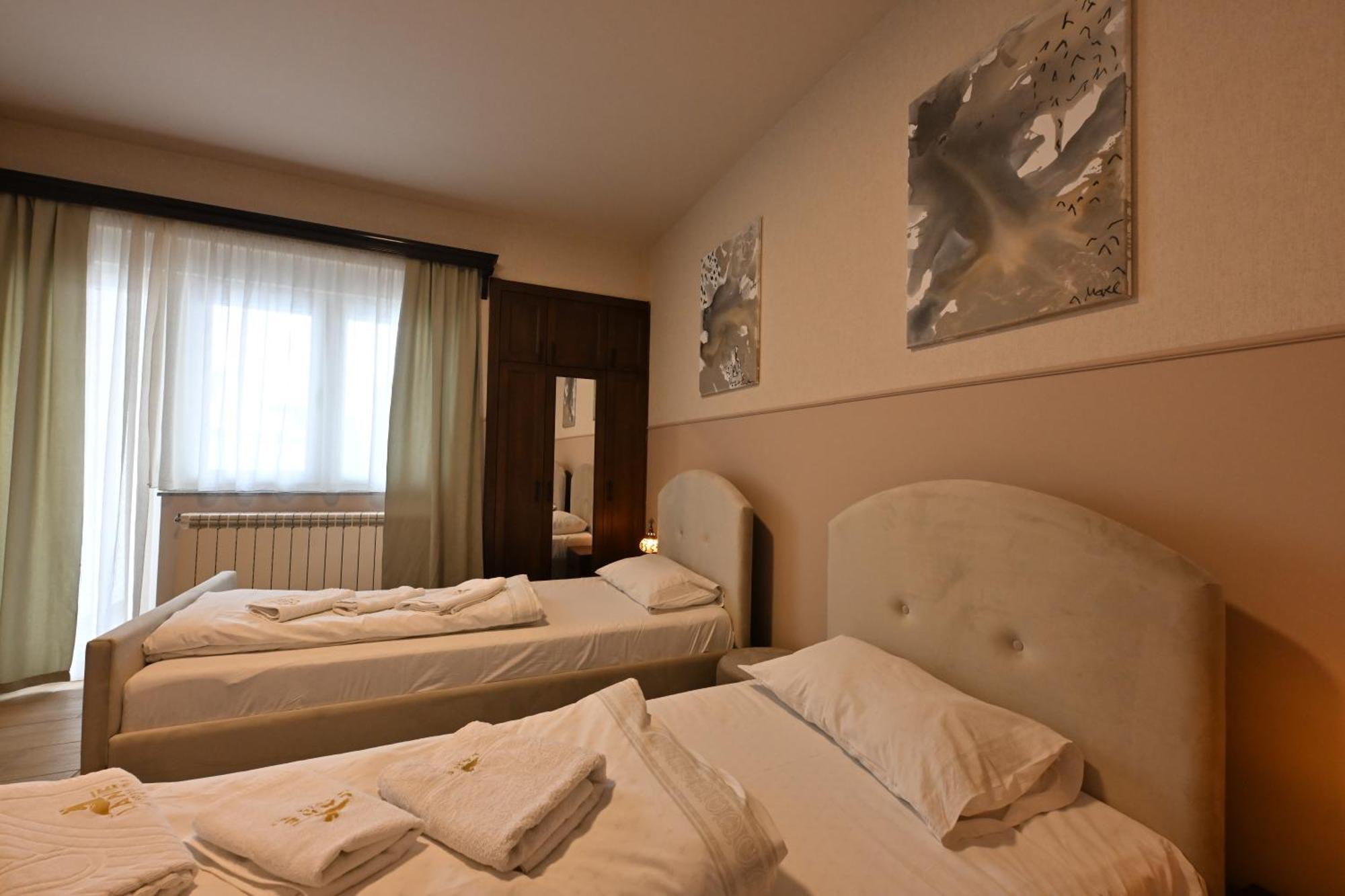 Hotel Lane 셰니차 외부 사진