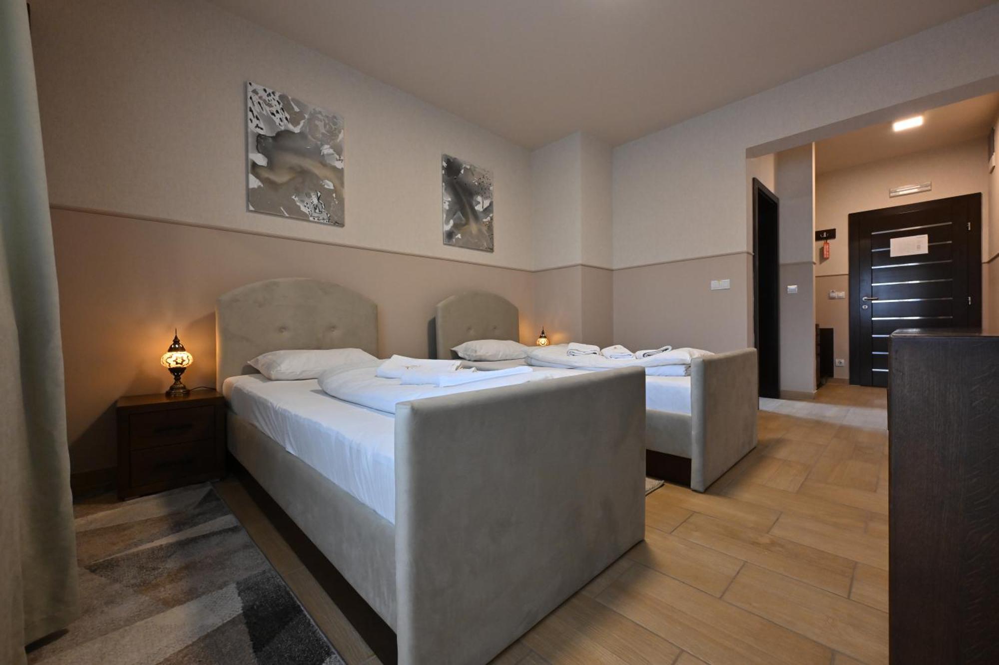 Hotel Lane 셰니차 외부 사진