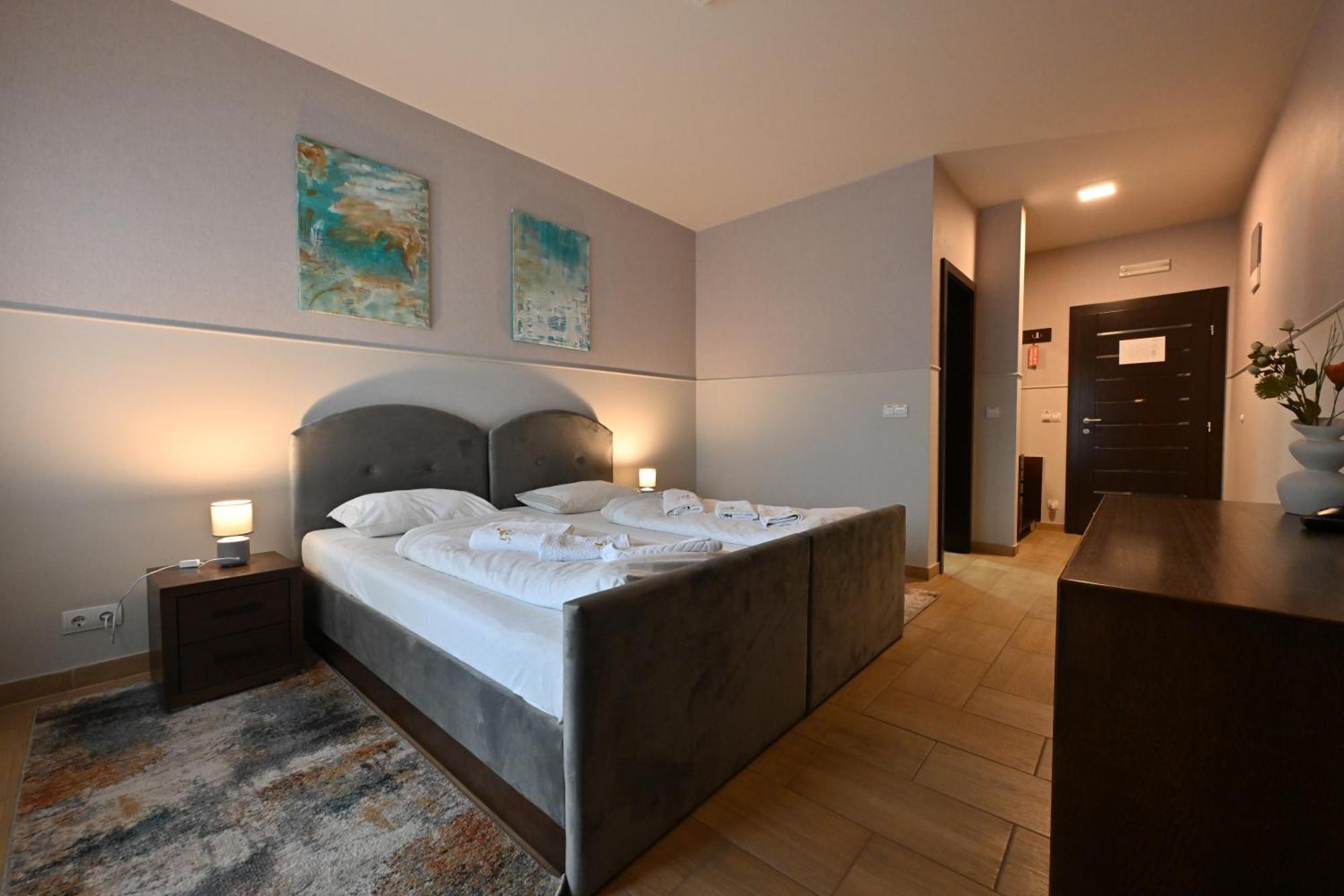 Hotel Lane 셰니차 외부 사진