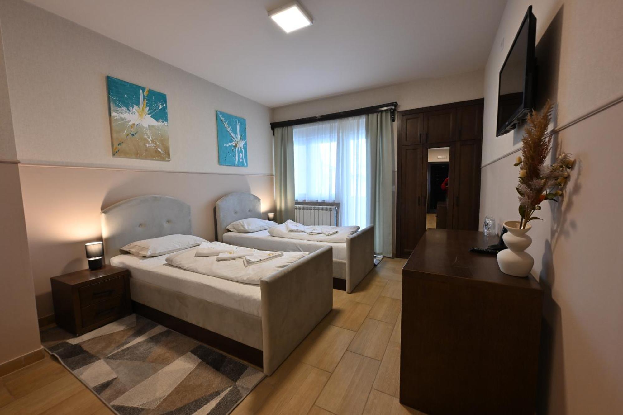 Hotel Lane 셰니차 외부 사진